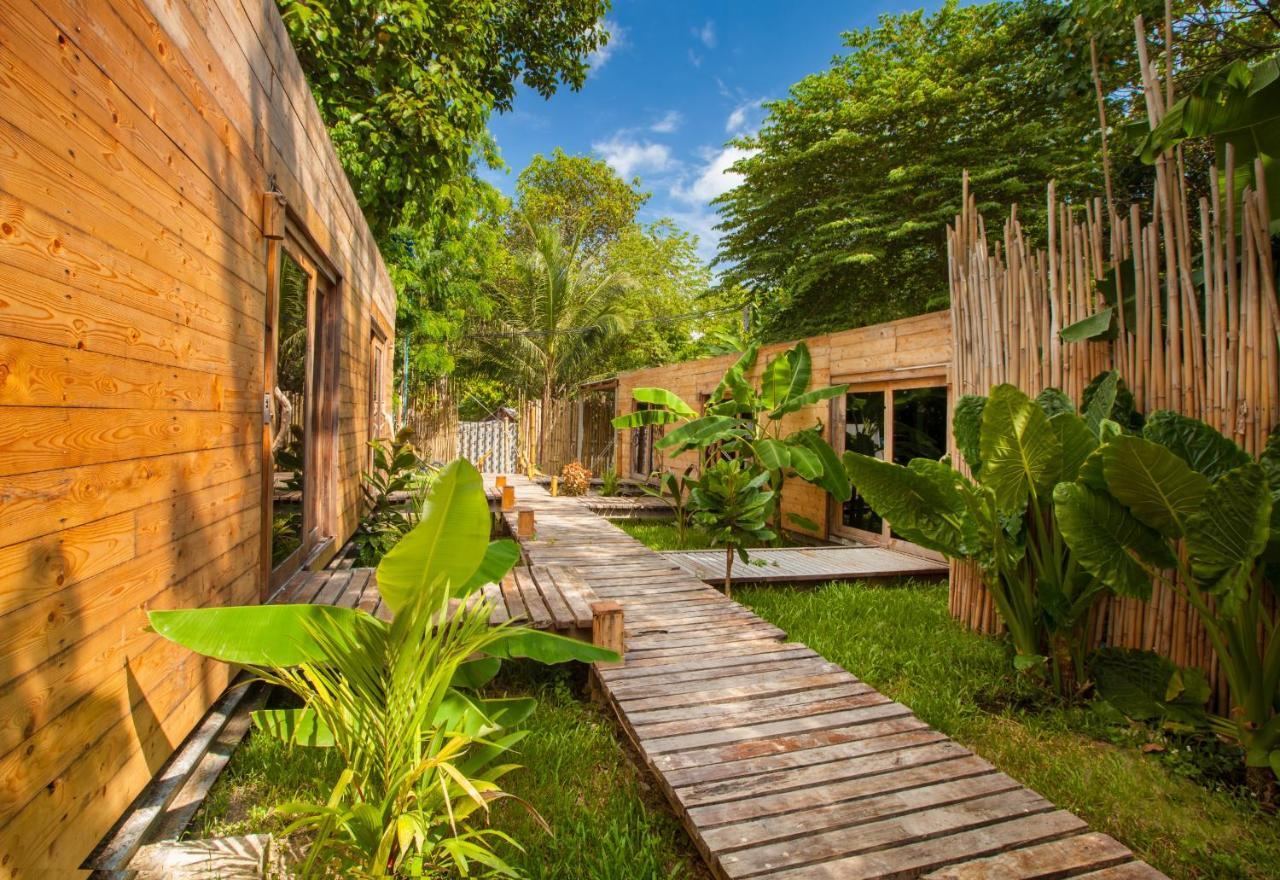 The Box - Lipe Resort Экстерьер фото