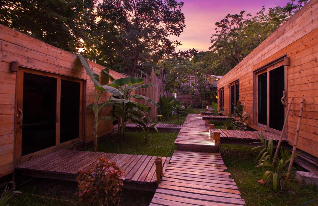 The Box - Lipe Resort Экстерьер фото